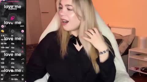 maksisisia online show from 10-26-25, 02:34