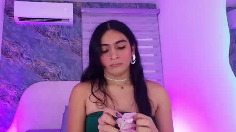 Snapshot of malaia_thompson_ chatting on 04-15-26, 11:50 malaia thompson online show from 04-15-26, 11:50