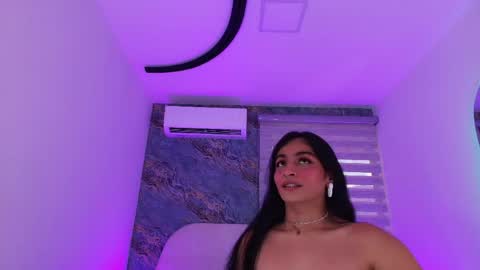 Snapshot of malaia_thompson_ chatting on 04-19-26, 06:10 malaia thompson online show from 04-19-26, 06:10