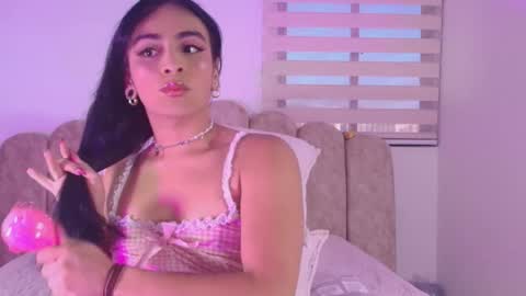 Snapshot of malaia_thompson_ chatting on 05-20-26, 12:00 malaia thompson online show from 05-20-26, 12:00