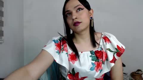 Snapshot of malasexychick chatting on 11-21-25, 02:16 Mariapau online show from 11-21-25, 02:16