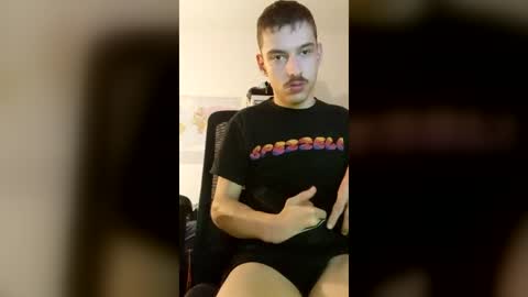 Snapshot of male20y chatting on 07-12-26, 02:35 male20y online show from 07-12-26, 02:35
