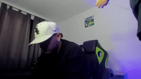 Snapshot of male_pussy chatting on 02-04-26, 01:44 ADAM online show from 02-04-26, 01:44