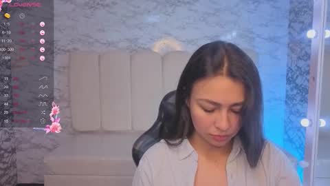 Snapshot of maleja_v_ chatting on 11-21-25, 01:54 Hi Stream 800am to 200pm online show from 11-21-25, 01:54