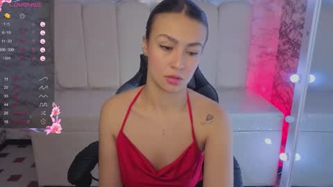 Snapshot of maleja_v_ chatting on 11-25-25, 02:17 Hi Stream 800am to 200pm online show from 11-25-25, 02:17