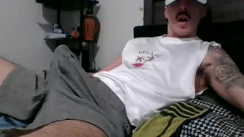 Snapshot of malemuscle11 chatting on 02-10-26, 03:38 Men online show from 02-10-26, 03:38