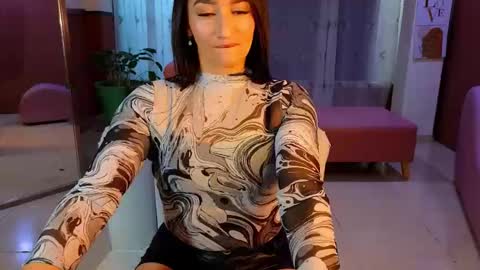 Snapshot of malen_fitnessmilf chatting on 10-17-25, 11:24 malen_fitnessmilf online show from 10-17-25, 11:24