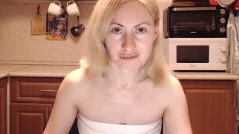 Snapshot of malenamila chatting on 10-18-25, 09:26 Malena online show from 10-18-25, 09:26