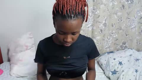 Snapshot of malia_latifa chatting on 01-16-26, 02:32 lati online show from 01-16-26, 02:32