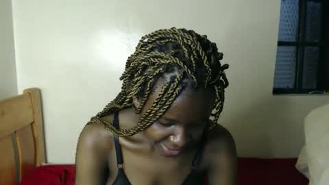 Snapshot of malia_latifa chatting on 02-10-26, 01:21 lati online show from 02-10-26, 01:21