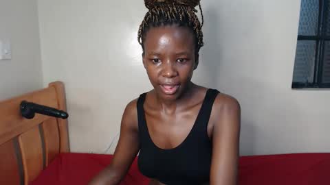 Snapshot of malia_latifa chatting on 02-19-26, 12:06 lati online show from 02-19-26, 12:06