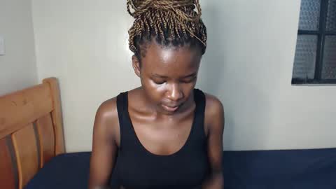 Snapshot of malia_latifa chatting on 02-28-26, 12:44 lati online show from 02-28-26, 12:44