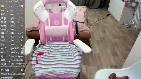 Snapshot of malina_lovely chatting on 09-22-25, 09:06 malina_lovely online show from 09-22-25, 09:06