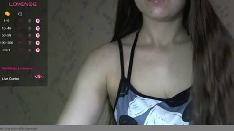Snapshot of malinka_sweet19 chatting on 08-05-26, 04:37 malinka_sweet19 online show from 08-05-26, 04:37