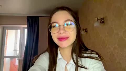 Phoebe online show from 06-03-26, 12:08