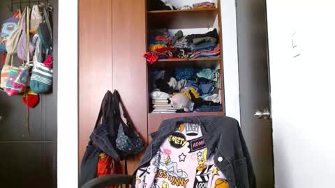 Snapshot of malitamuymal22 chatting on 10-27-25, 08:24 Malita online show from 10-27-25, 08:24