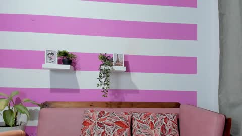 Snapshot of malka_burning chatting on 02-01-25, 02:37 Malka online show from 02-01-25, 02:37