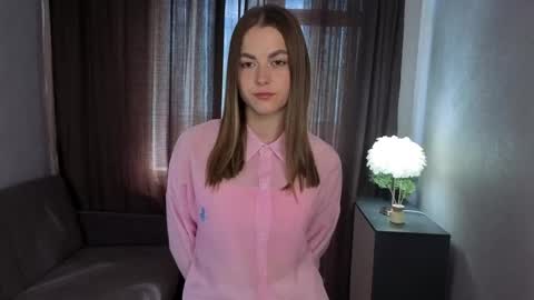 Snapshot of mallieangelini chatting on 06-03-26, 04:15 Mia online show from 06-03-26, 04:15