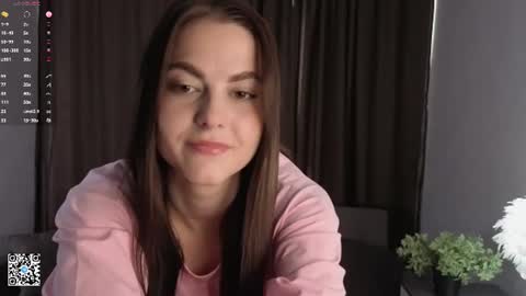 Snapshot of mallieangelini chatting on 06-24-26, 04:33 Mia online show from 06-24-26, 04:33