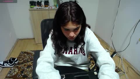 Snapshot of mallorymyers chatting on 09-17-25, 07:04 mallorymyers online show from 09-17-25, 07:04