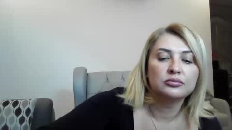 malorine online show from 11-22-25, 07:24