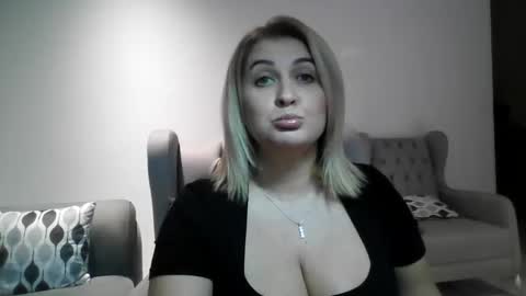 malorine online show from 11-30-25, 07:07