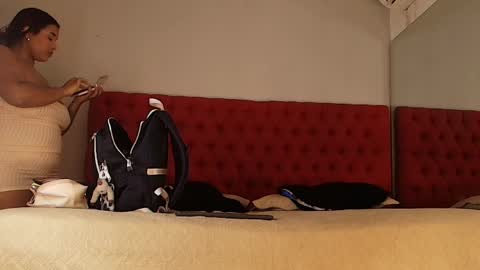 Lory  online show from 04-14-26, 07:09