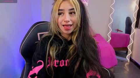 Malory  online show from 09-15-25, 11:32