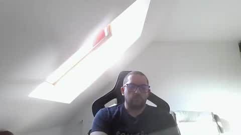 Snapshot of malou2927 chatting on 02-12-26, 03:18 breton online show from 02-12-26, 03:18