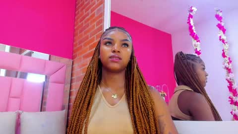 Snapshot of malu_horny_69 chatting on 12-29-24, 11:29 Melanie online show from 12-29-24, 11:29