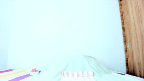 instagram  nueela   online show from 03-20-26, 07:08