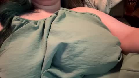 Snapshot of mamabig95 chatting on 07-14-26, 04:45 bbwgothmom666 online show from 07-14-26, 04:45