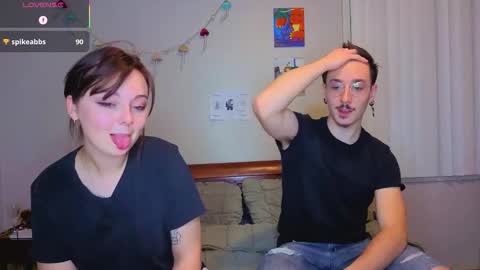 Snapshot of mamiclouds chatting on 11-12-25, 01:39 MamiCloudz online show from 11-12-25, 01:39