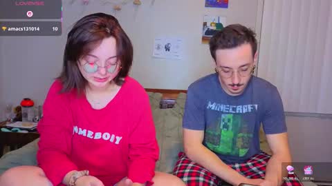 Snapshot of mamiclouds chatting on 11-14-25, 02:10 MamiCloudz online show from 11-14-25, 02:10