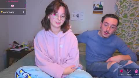 Snapshot of mamiclouds chatting on 11-22-25, 01:37 MamiCloudz online show from 11-22-25, 01:37