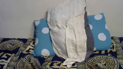 mamuuu_ online show from 12-15-25, 08:46