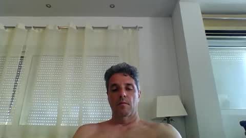 Snapshot of man211172 chatting on 06-06-26, 02:33 man211172 online show from 06-06-26, 02:33