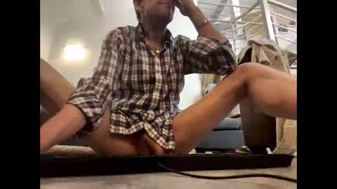 Snapshot of man38110 chatting on 05-26-26, 04:08 man38110 online show from 05-26-26, 04:08