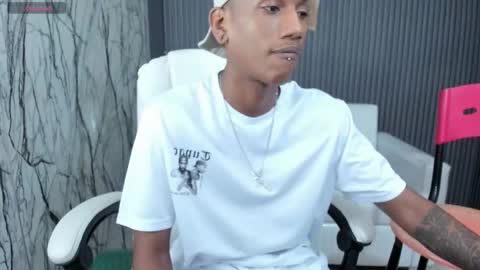 Snapshot of man_san11 chatting on 11-10-25, 02:27 man_san11 online show from 11-10-25, 02:27