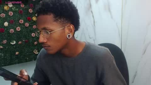 man_sant11 online show from 04-18-26, 02:54