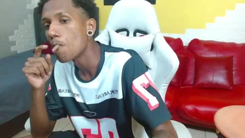Snapshot of man_sant11 chatting on 05-17-26, 04:47 man_sant11 online show from 05-17-26, 04:47