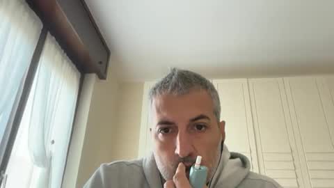 Snapshot of manager82 chatting on 11-10-25, 10:58 manager82 online show from 11-10-25, 10:58