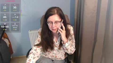 Snapshot of mandarinka28 chatting on 05-05-26, 12:13 mandarinka28 online show from 05-05-26, 12:13