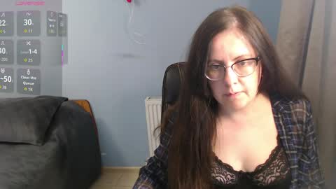 Snapshot of mandarinka28 chatting on 05-11-26, 08:20 mandarinka28 online show from 05-11-26, 08:20