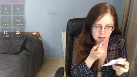 Snapshot of mandarinka28 chatting on 05-31-26, 07:04 mandarinka28 online show from 05-31-26, 07:04