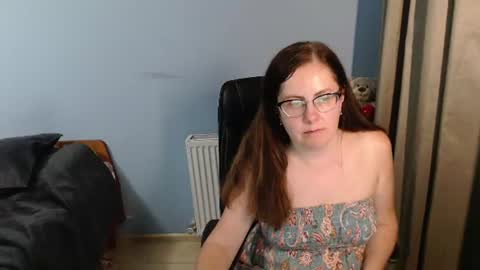 Snapshot of mandarinka28 chatting on 07-18-26, 08:12 mandarinka28 online show from 07-18-26, 08:12