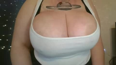 Snapshot of mandy_belcher chatting on 02-18-25, 11:33 Mandy online show from 02-18-25, 11:33