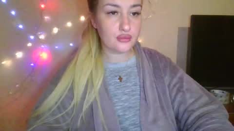 Snapshot of mandy_belcher chatting on 10-05-25, 03:43 Mandy online show from 10-05-25, 03:43