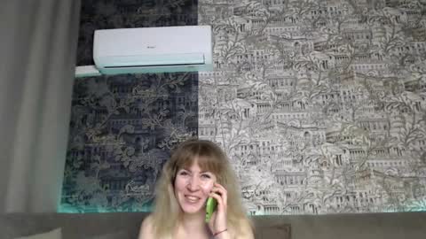 Snapshot of mandy_foxxx chatting on 02-13-25, 08:03 Mandy online show from 02-13-25, 08:03