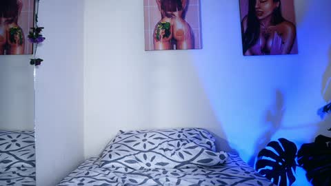 Snapshot of mandy_l33_ chatting on 02-08-25, 10:19 mandy_l33_ online show from 02-08-25, 10:19